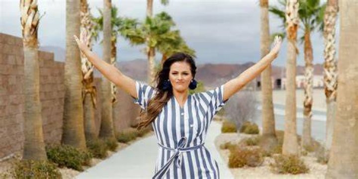 
Everything You Should Know About Bonnie Hoellein 