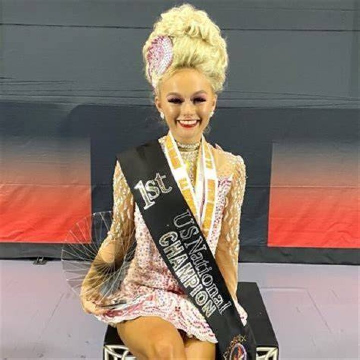 
Hayley Hamilton Height, Weight, Net Worth, Age, Birthday, Wikipedia, Who, Instagram, Biography 